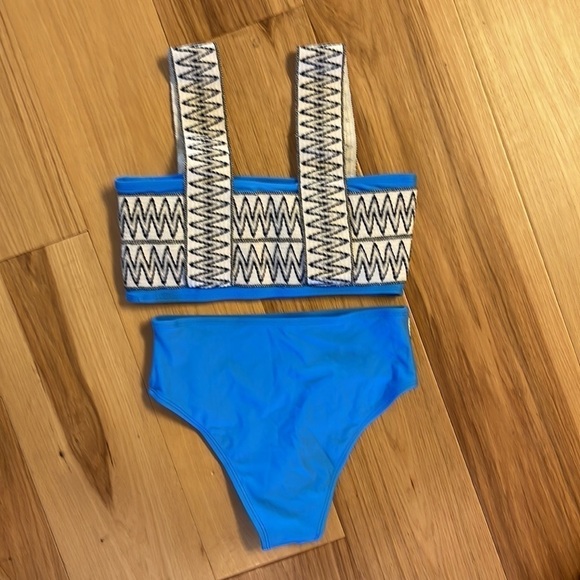Exclusive Of Trims 2pc Unique And Trendy Bikini Swimsuit. Size S. D/5/A1444 - Picture 4 of 8